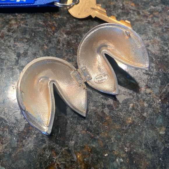 Silver fortune cookie shaped trinket box - Picture 2 of 2